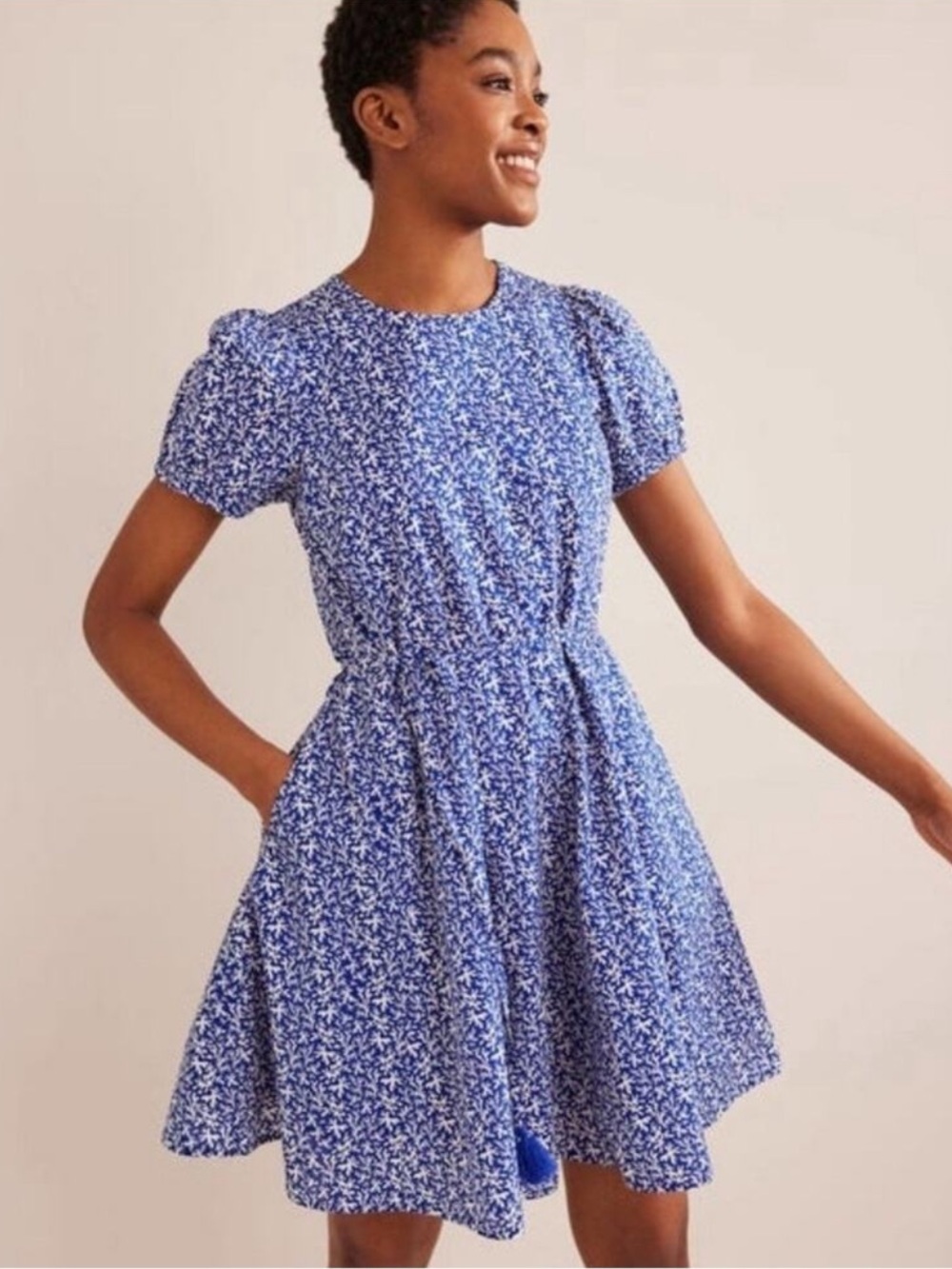 EUC! Boden Blue Floral Short Sleeve Women's Dress size 6 Ditzy Floral Mini Dress